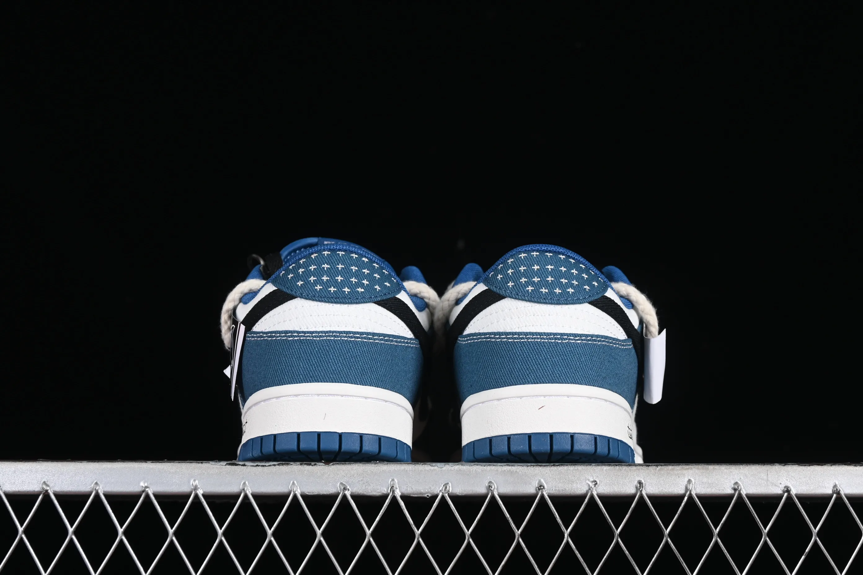 All categories Nk SB Dunk series Nk SB Dunk Low Low-top sneakers Nk Dunk Low Black and white blue High street style Protect the ocean Hemp rope deconstruction SB strap low-top casual sneakers DV0834-101